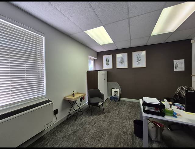 219M² OFFICE TO LET IN HYDE PARK